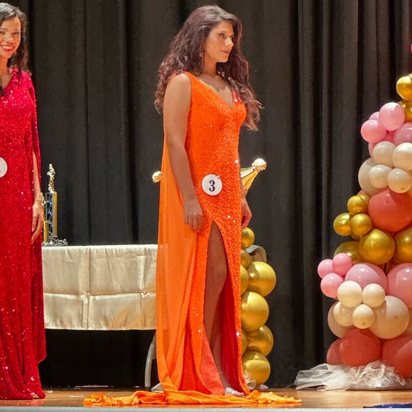 SOLD - Picture 4 of 8